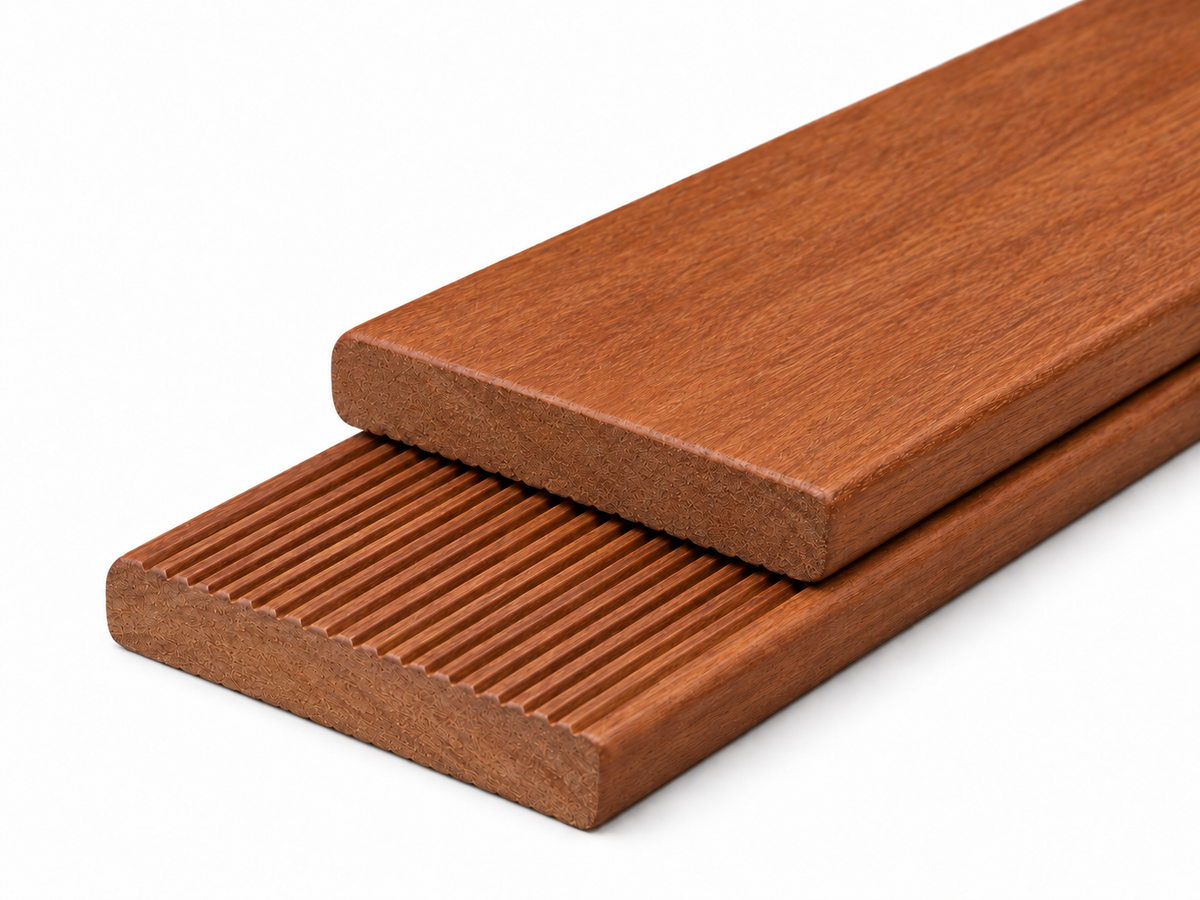 Merbau terasové prkno 21 × 145 mm – hladká/jemná drážka, E4E